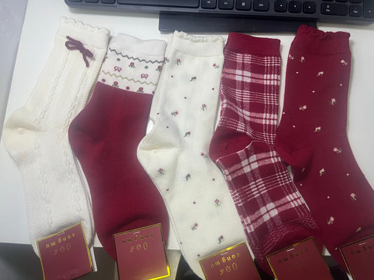 2016 - 5 Pairs Red & White Crew Socks (Little Red Flower): Cute Floral Socks for Young Females – Ideal for Daily Casual Wear & Spring Outing Matches