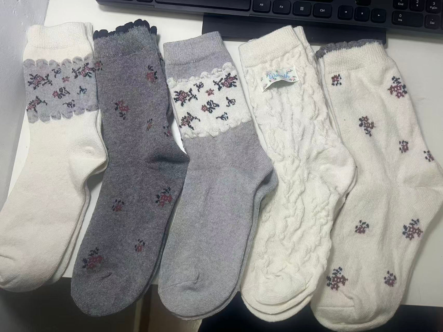 2018 - Single Pair Gray/White Floral Embossed Cable Knit Wool Socks – Warm Socks for Women, Ideal for Daily Casual Wear & Winter/Spring Cold Weather Matches